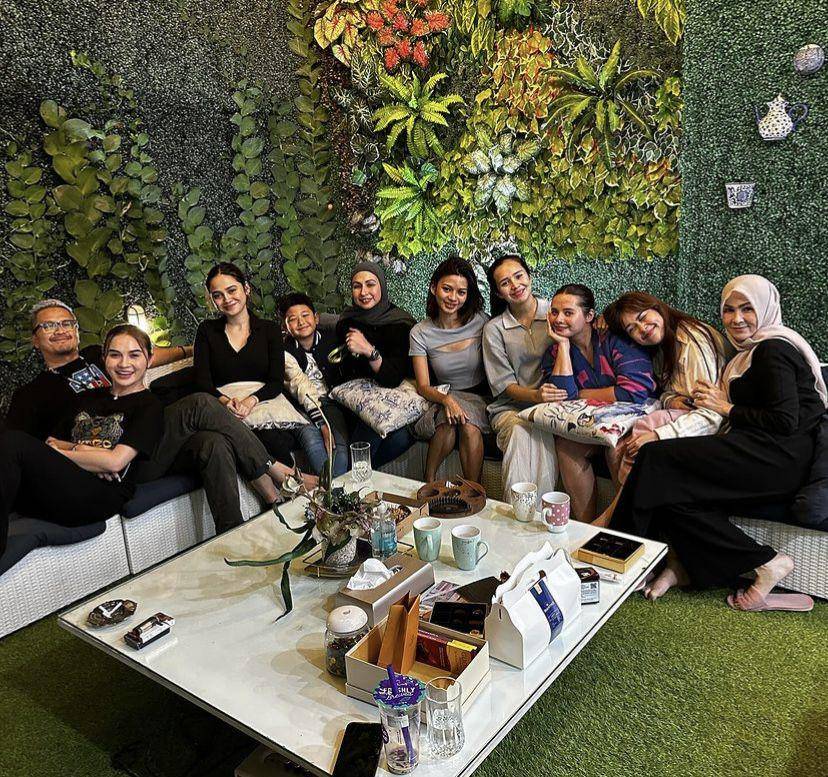 cast Mermaid in Love jenguk Beby Tsabina (instagram.com/kangferrymaryadi)