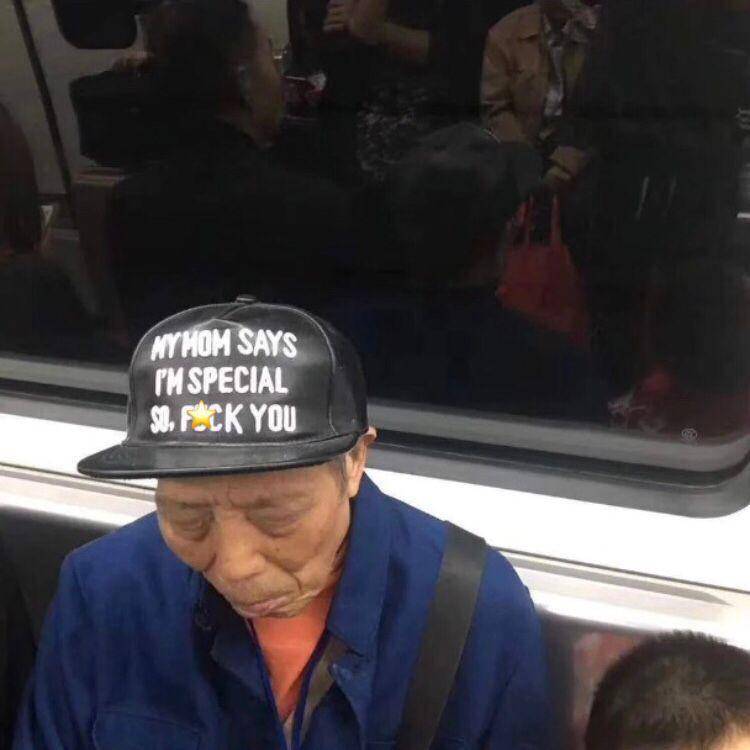 potret topi bapak-bapak kocak (reddit.com/Mr-Klaus)