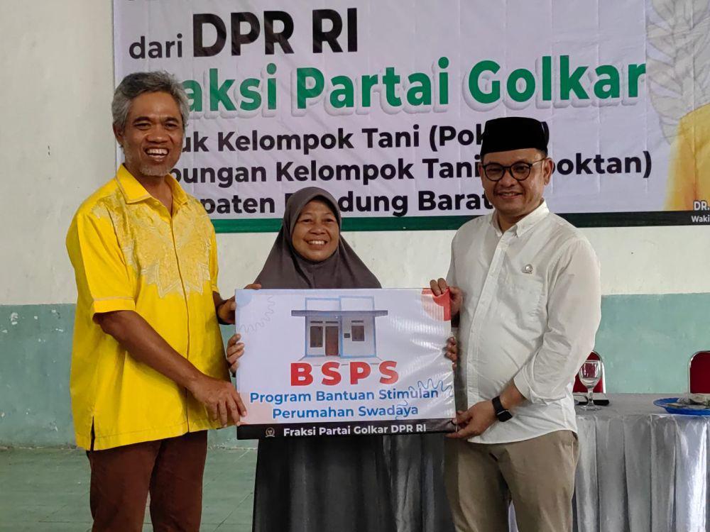Aspirasi Rakyat, Golkar Jabar Bagikan Bantuan Traktor hingga 4.000 KIP