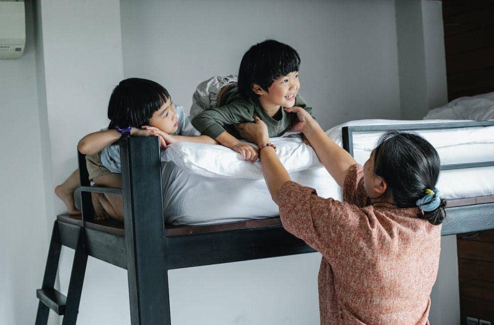 ilustrasi dipan tingkat (pexels.com/Alex Green)