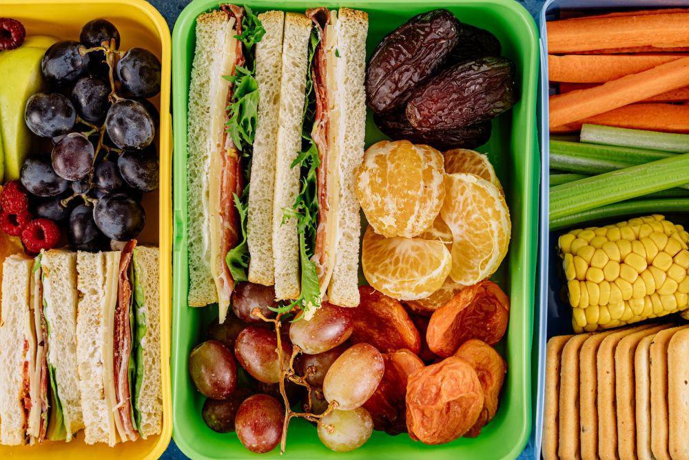 ilustrasi kotak bekal (pexels.com/Antoni Shkraba)