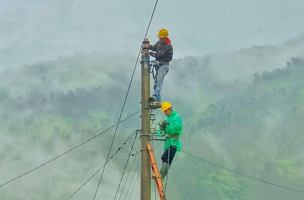 Lihat Potensi Gangguan Listrik Saat Cuaca Ekstrem di Jateng, Begini Cara Lapor PLN
