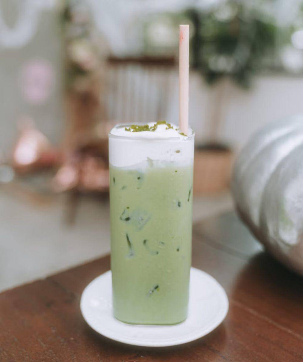 ilustrasi dalgona matcha (unsplash.com/Sittinat Thurdnampetch)