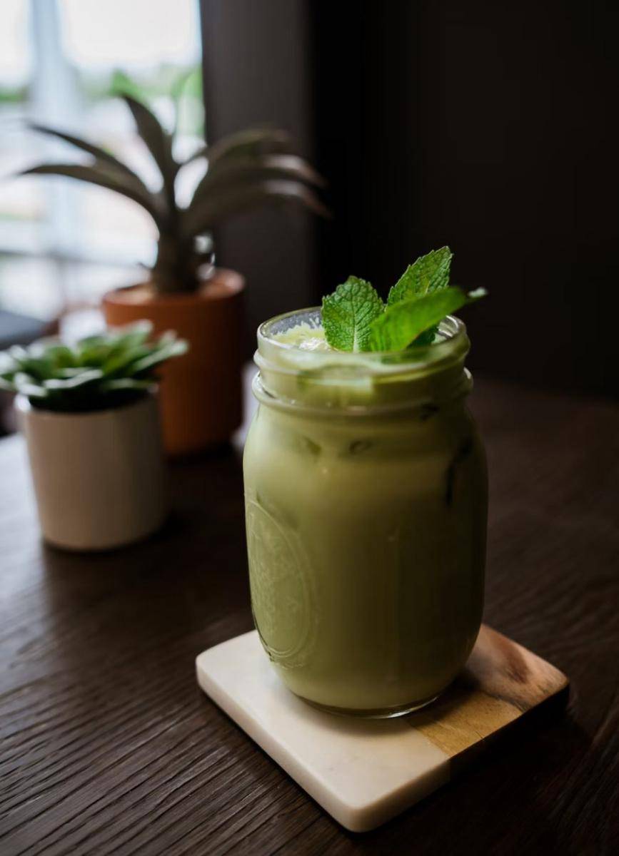 ilustrasi matcha coffee latte (unsplash.com/Vince Fleming)