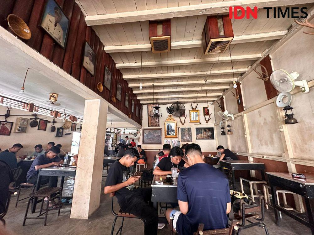 Warung Kopi Goncang Lidah: Destinasi Ngopi Legendaris di Kalbar