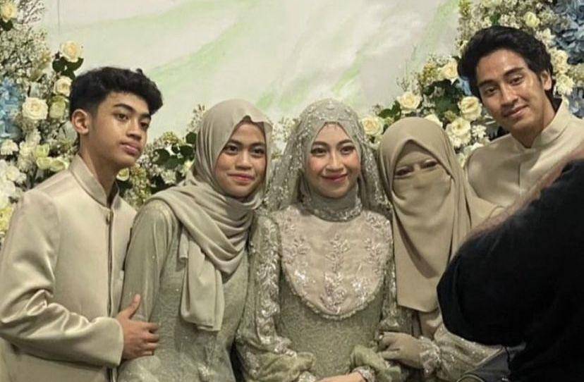 potret keluarga dampingi Adiba Khanza di pengajian jelang pernikahan (Instagram.com/adibaegy)