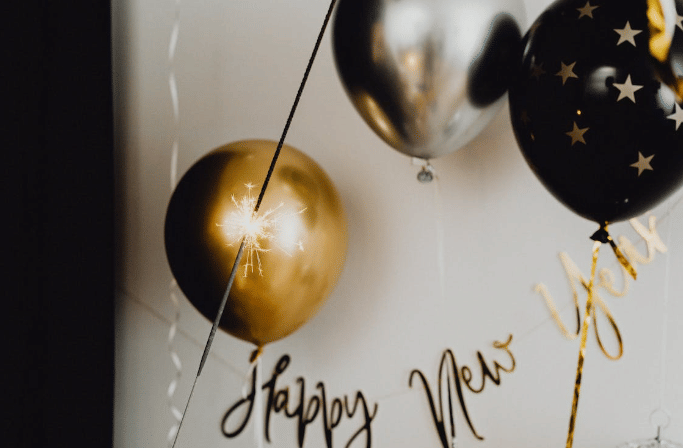 ilustrasi merayakan tahun baru (pexels.com/karolinagrabowska)