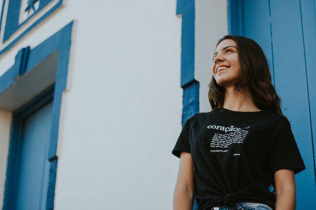 ilustrasi sosok sederhana (unsplash.com/Dennys Lennon)