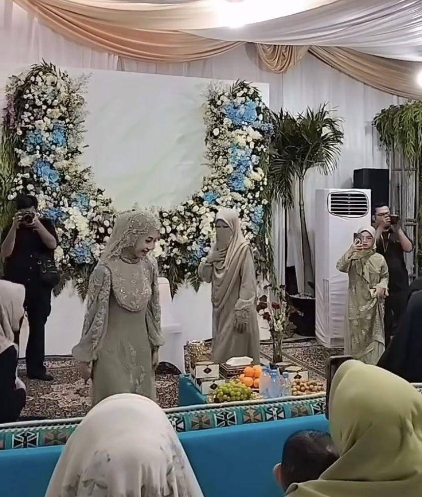 potret keluarga dampingi Adiba Khanza di pengajian jelang pernikahan (Instagram.com/adibaegy)