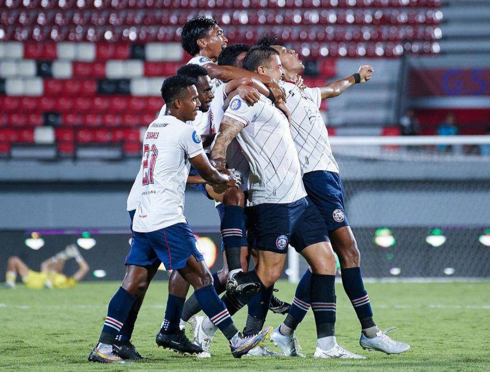 Pemain-pemain Arema FC merayakan gol ke gawang Persis Solo. (Dok. Media Officer Arema FC)