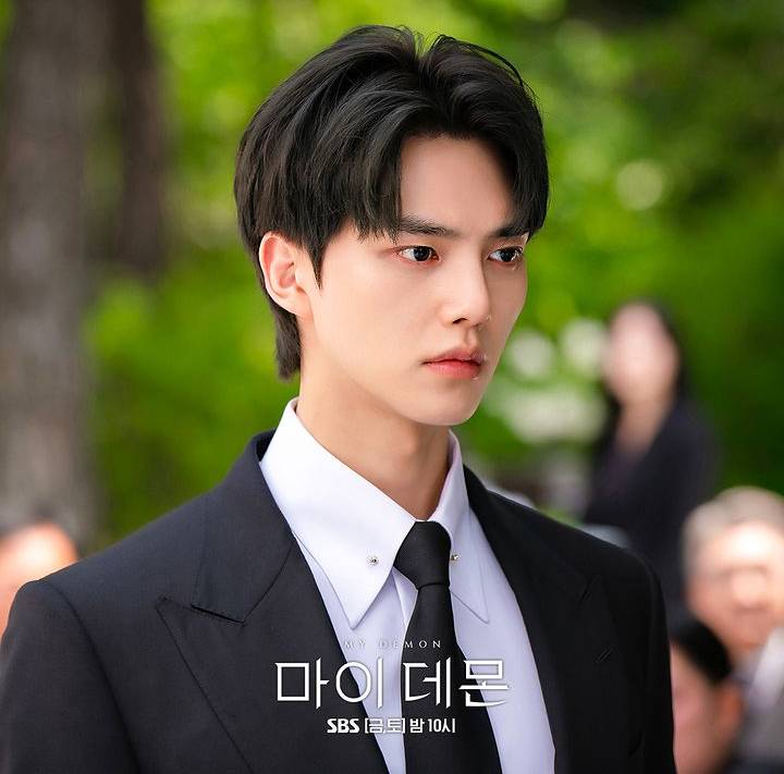 Song Kang sebagai Jung Gu Won di drakor My Demon (instagram.com/sbsdrama.official)