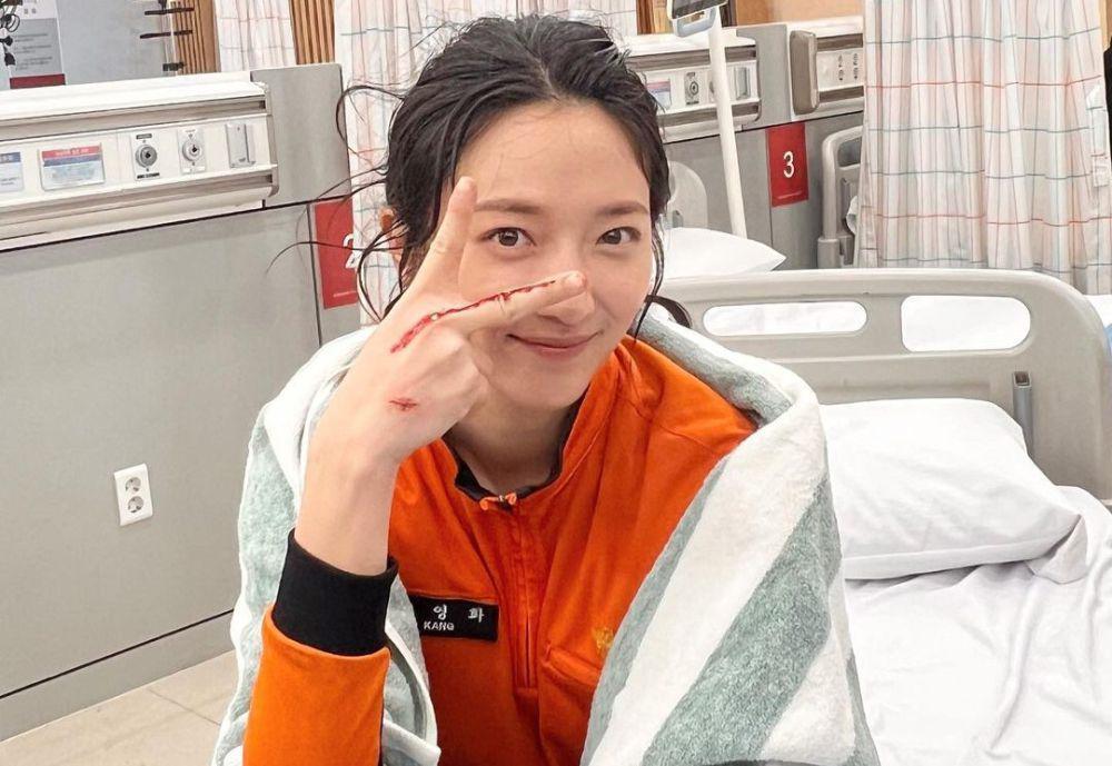 7 Potret Seru Pyo Ye Jin di Balik Layar Drakor Moon in the Day