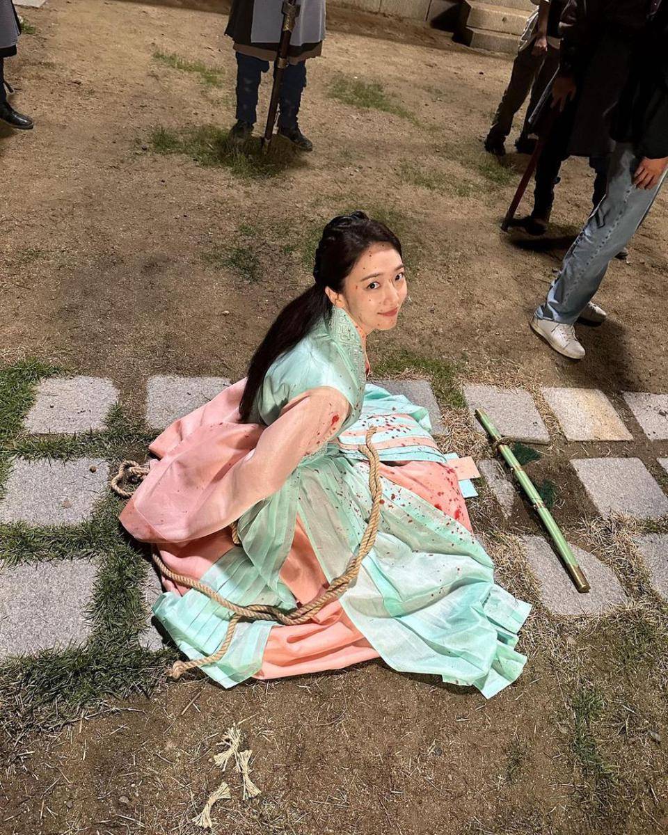 potret keseruan Pyo Ye Jin di balik layar drakor Moon in the Day (instagram.com/yjiinp)