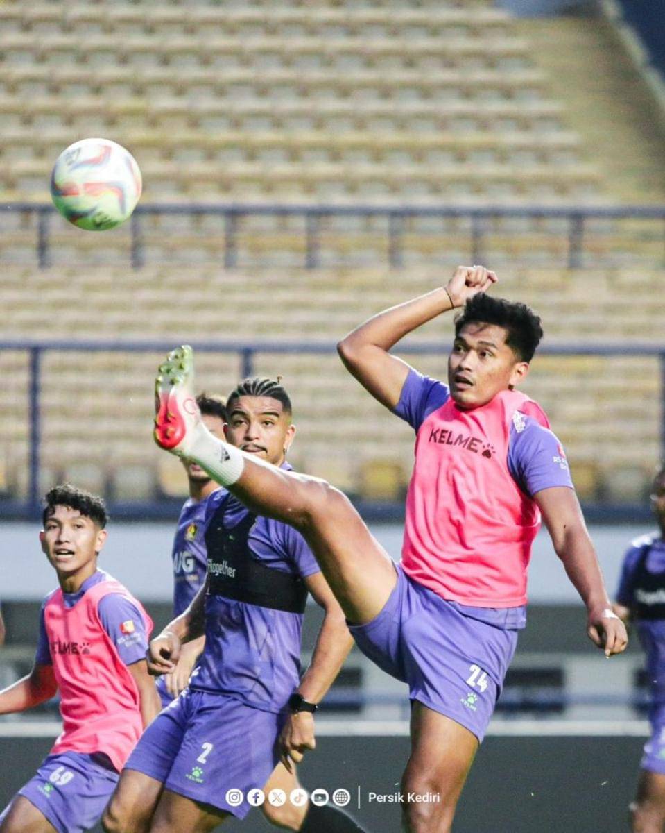 Pemain Persik Kediri saat berlatih. Instagram.com/@persikfcofficial