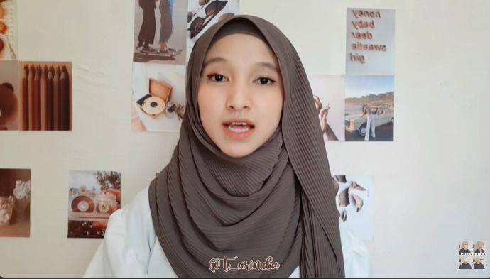 Pashmina plisket (youtube.com/@TututArindaHerawati)