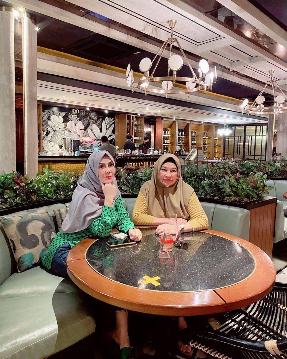 kebersamaan ibunda Jeje dan Amy Qanita (instagram.com/amy_r_qani)