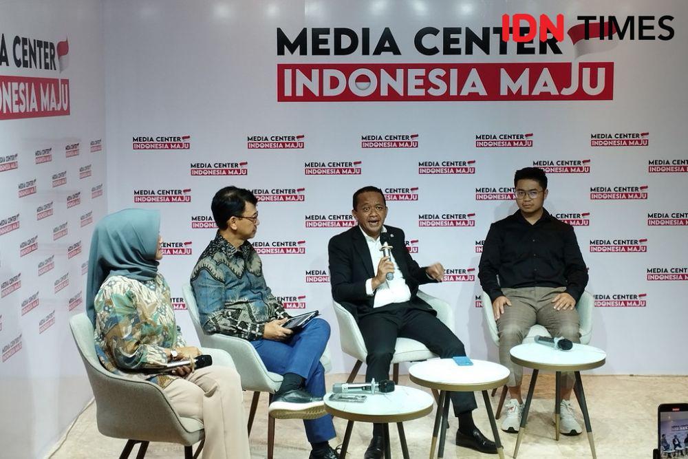 Menteri Investasi/Kepala BKPM Bahlil Lahadalia dalam diskusi di Media Center Indonesia Maju, Jakarta, Senin (11/12/2023). (IDN Times/Trio Hamdani)