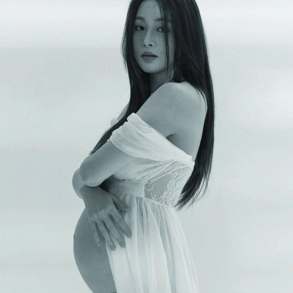 Kang Sora (Instagram.com/reveramess_)