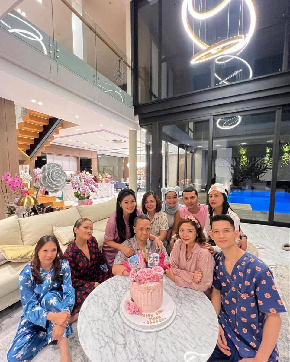 potret Titi Kamal adakan pajama party bareng sahabat (instagram.com/titi_kamall)