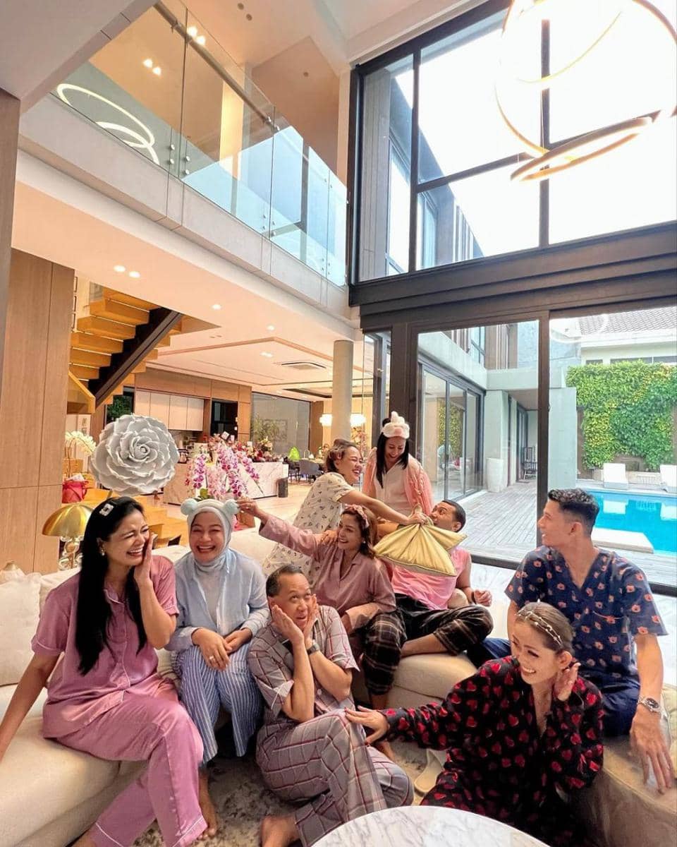 potret Titi Kamal adakan pajama party bareng sahabat (instagram.com/titi_kamall)