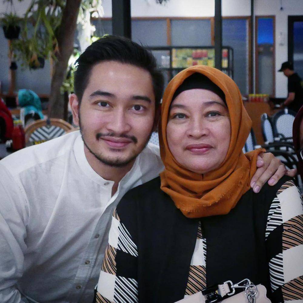 potret kedekatan Jeje dan ibu (instagram.com/ritchieismail)