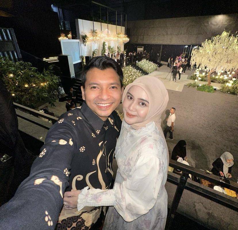 Alifhia Fitri dan Reza Surya ke nikahan Adiba dan Egy (instagram.com/alifhiafitri)