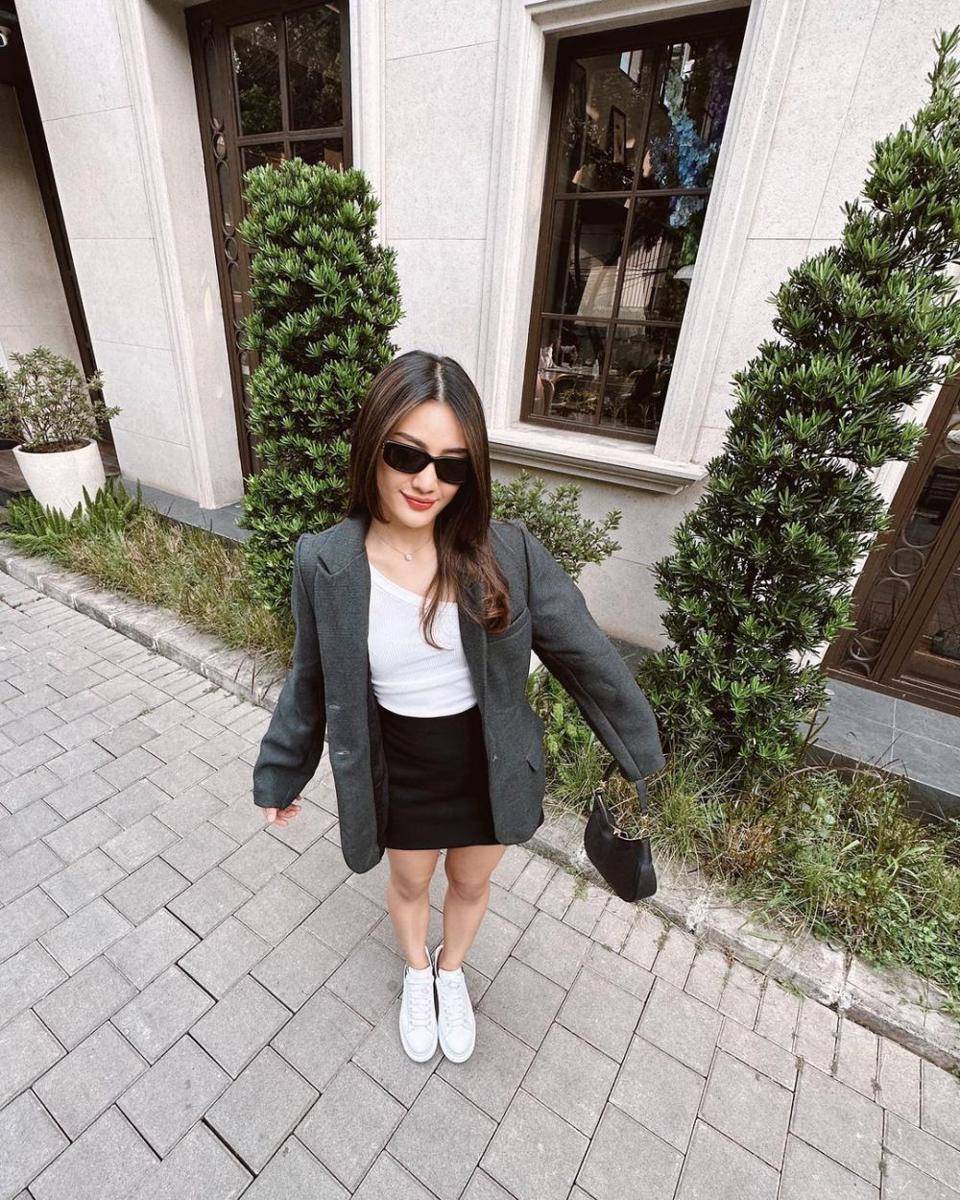 OOTD rok mini Anissa Aziza (instagram.com/anissaaziza)