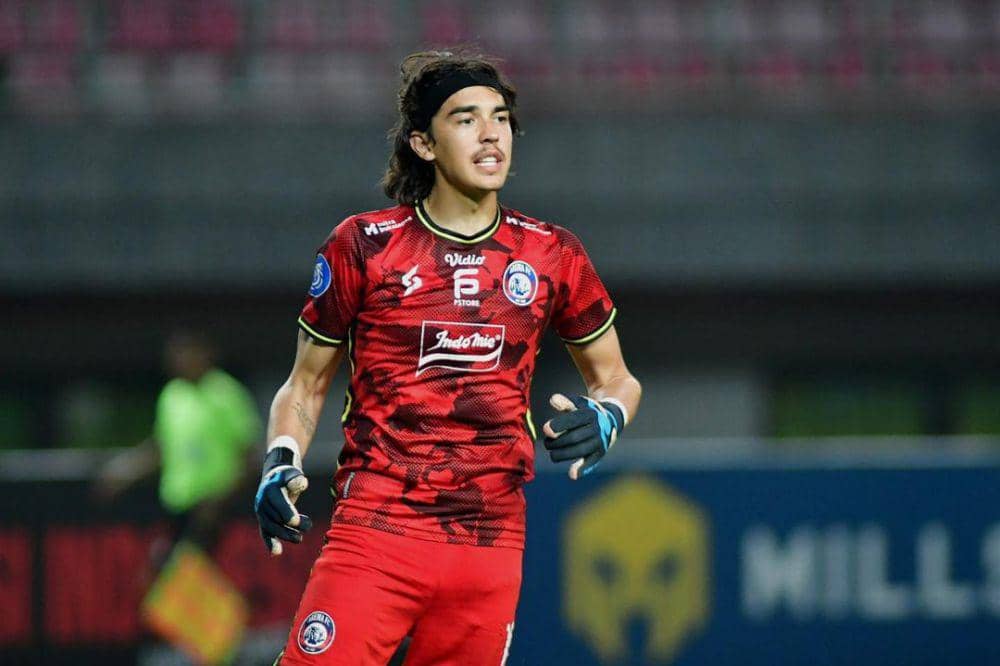 Bersejarah! 8 Kiper Asing Ini Pernah Memperkuat Klub Jatim