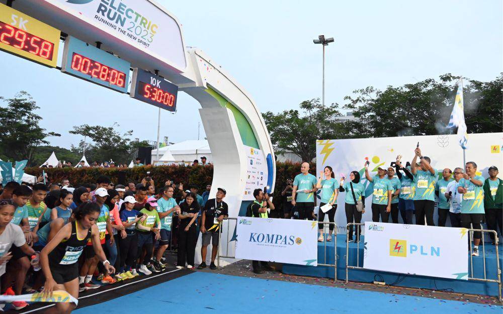 PT PLN (Persero) sukses menggelar PLN Electric Run 2023 yang diikuti 5.000 pelari di Scientia Square Park, Serpong, Tangerang pada Minggu (10/12). (dok. PLN)