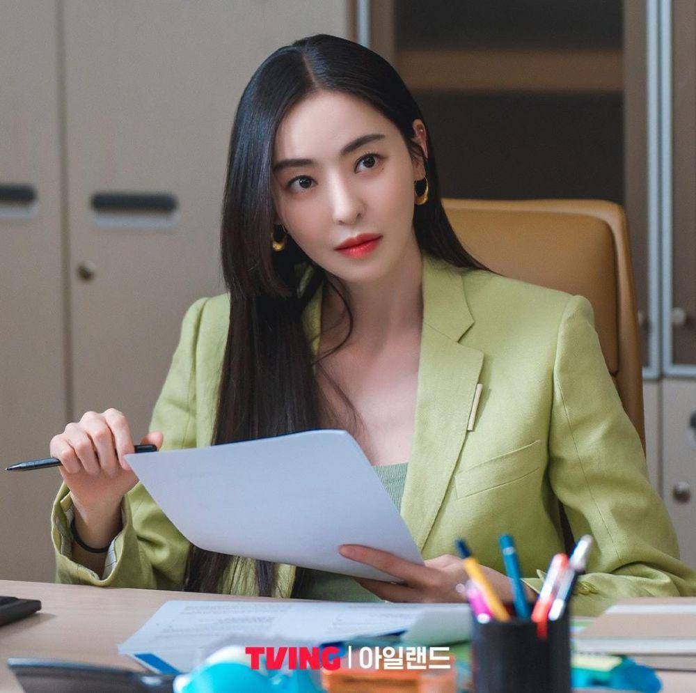 Lee Da Hee di drama Island (instagram.com/tving.official)
