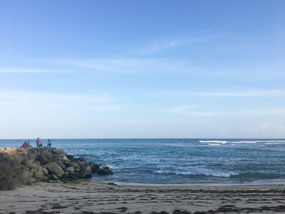 Tepi Pantai Sawangan yang nyaman untuk me time (Dok.Pribadi/Natalia Indah)
