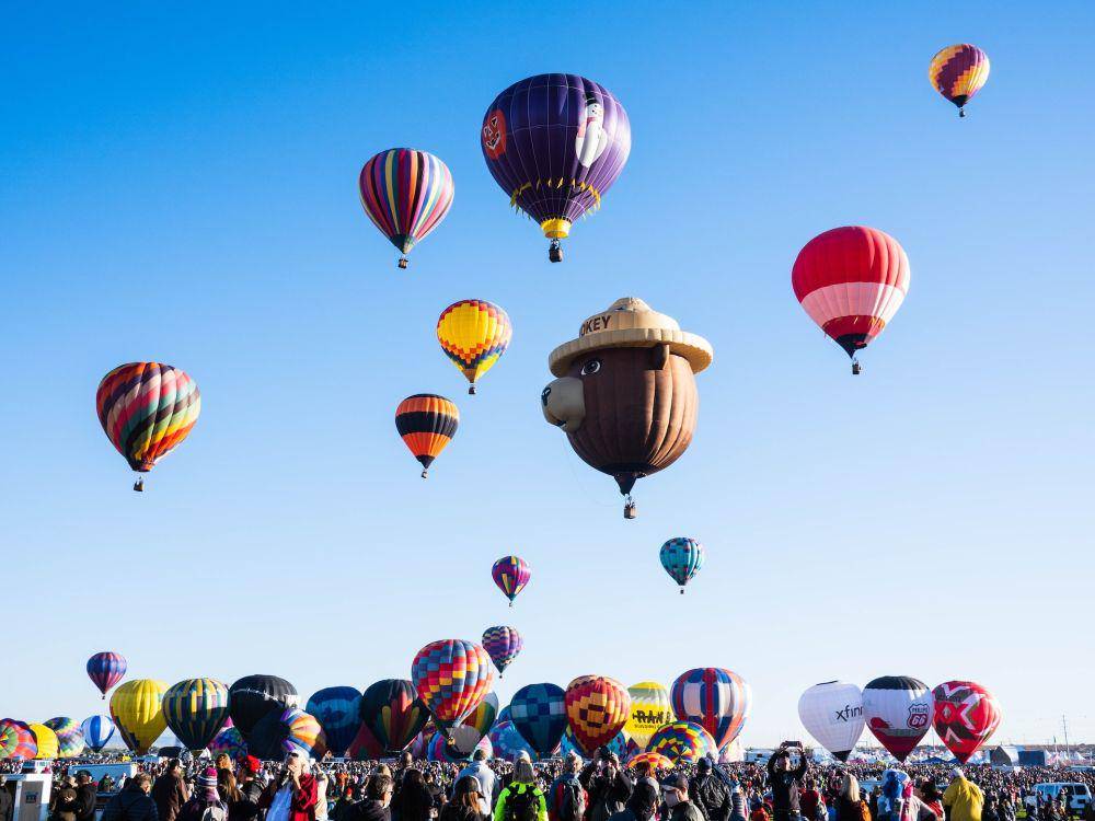 Albuquerque International Balloon Fiesta (unsplash.com/Raychel Sanner)
