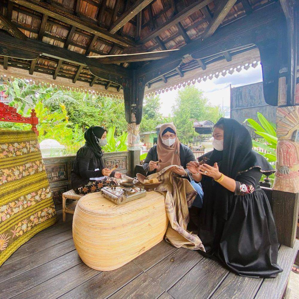 Batik Gobang Jakarta (instagram.com/ellisasumarlin)