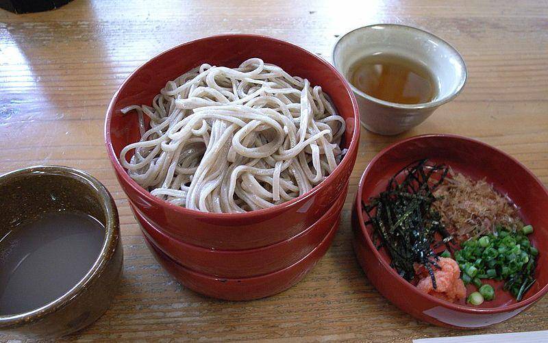 Wanko soba (commons.wikimedia.org/Shiraga)