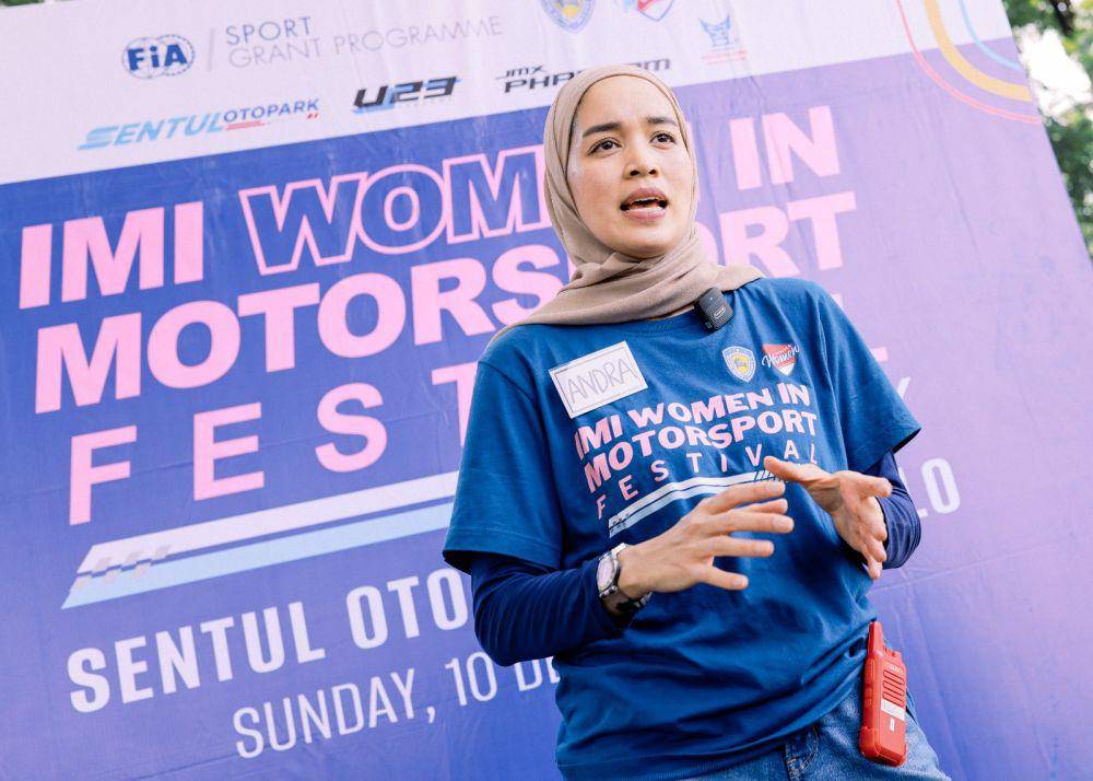 Mantan pembalap perempuan Indonesia, Alexandra Asmasoebrata. (dok. IDN Times/Istimewa)