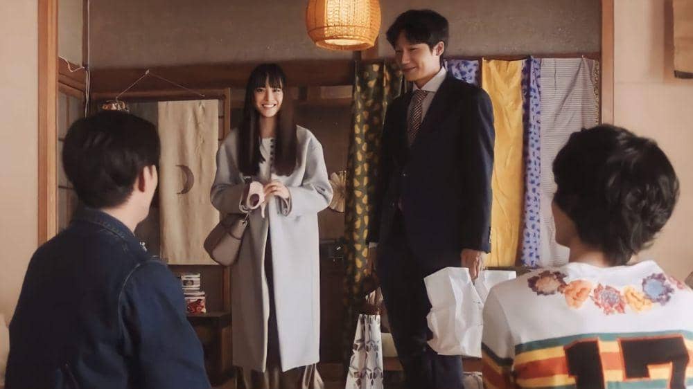 cuplikan film Take a Stroll (dok. Rabbit House/Take a Stroll)