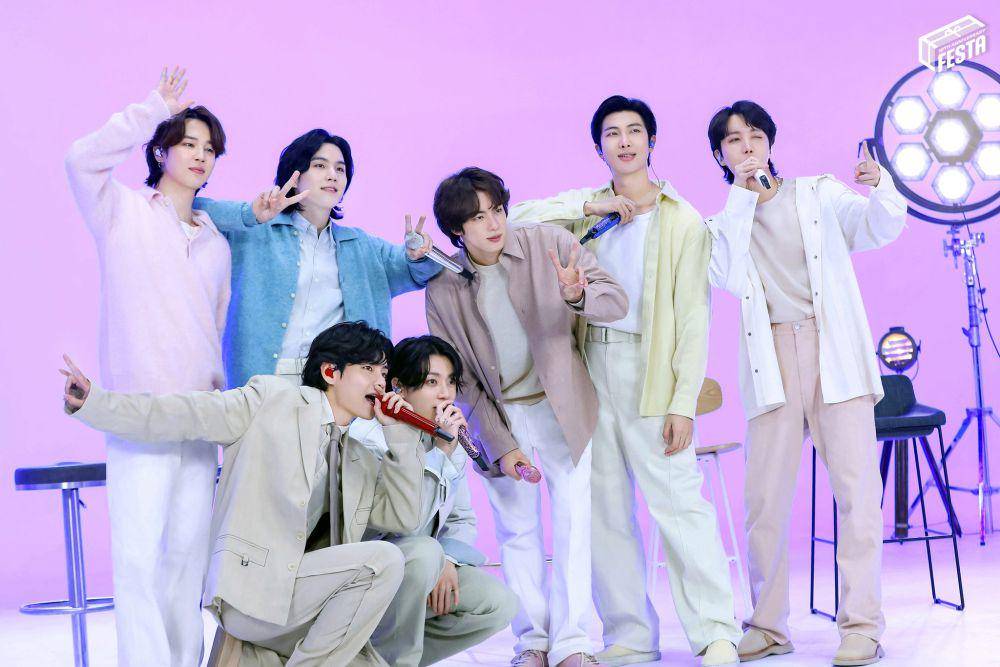 BTS (weverse.io/bts)