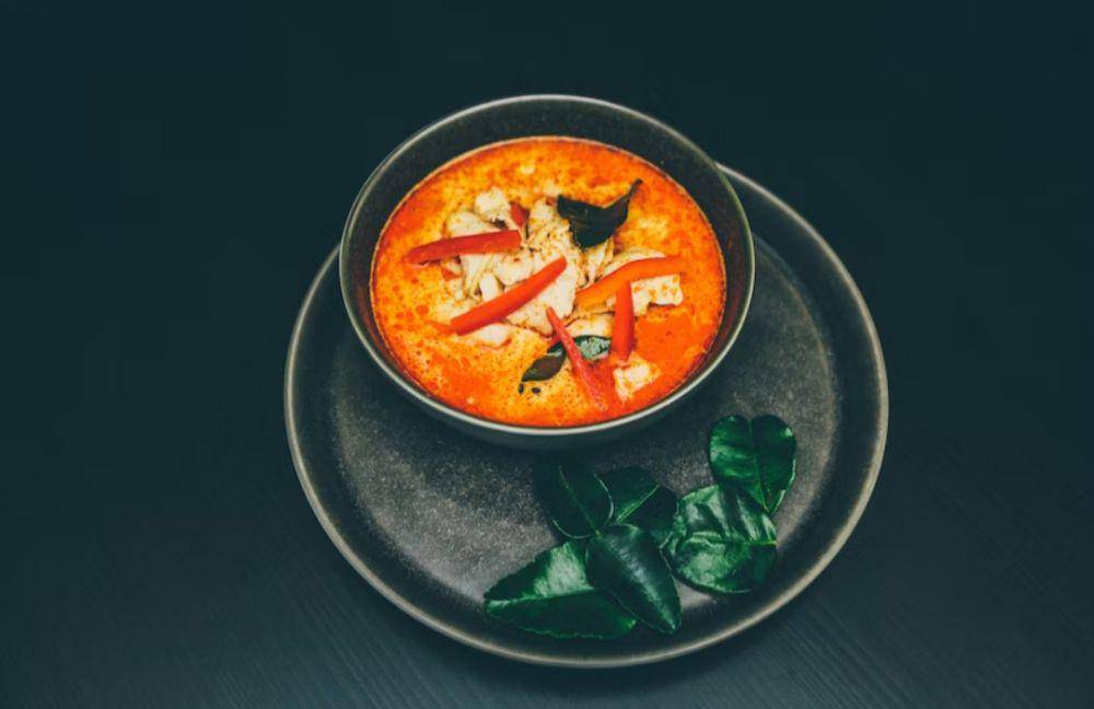 sup tahu pedas ayam (unsplash.com/Nick Karvounis)