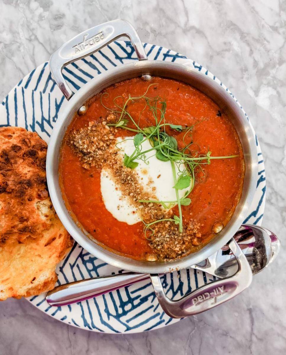 sup tahu pedas sosis telur (unsplash.com/Jenn Kosar)