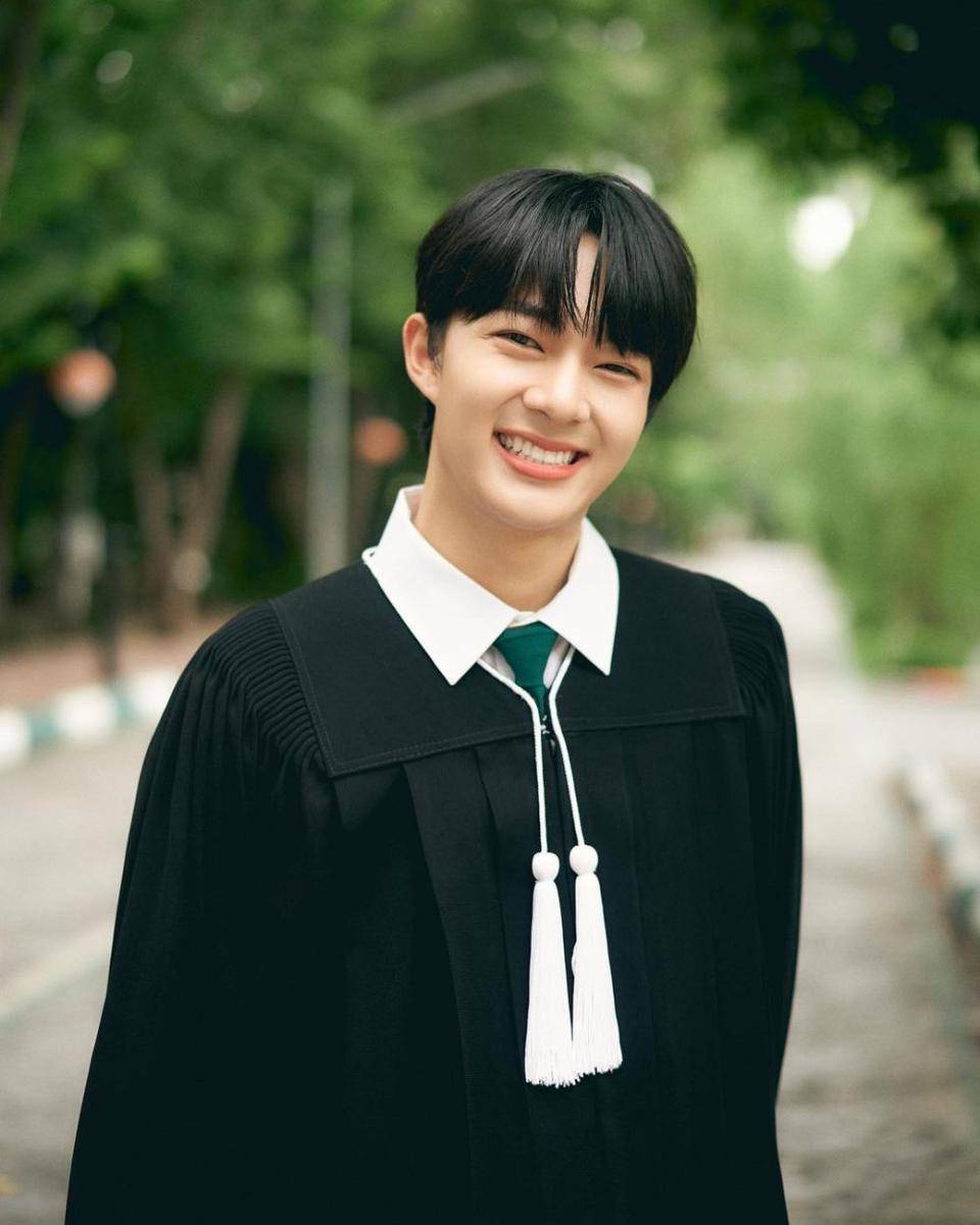 NuNew Chawarin (instagram.com/new_cwr)