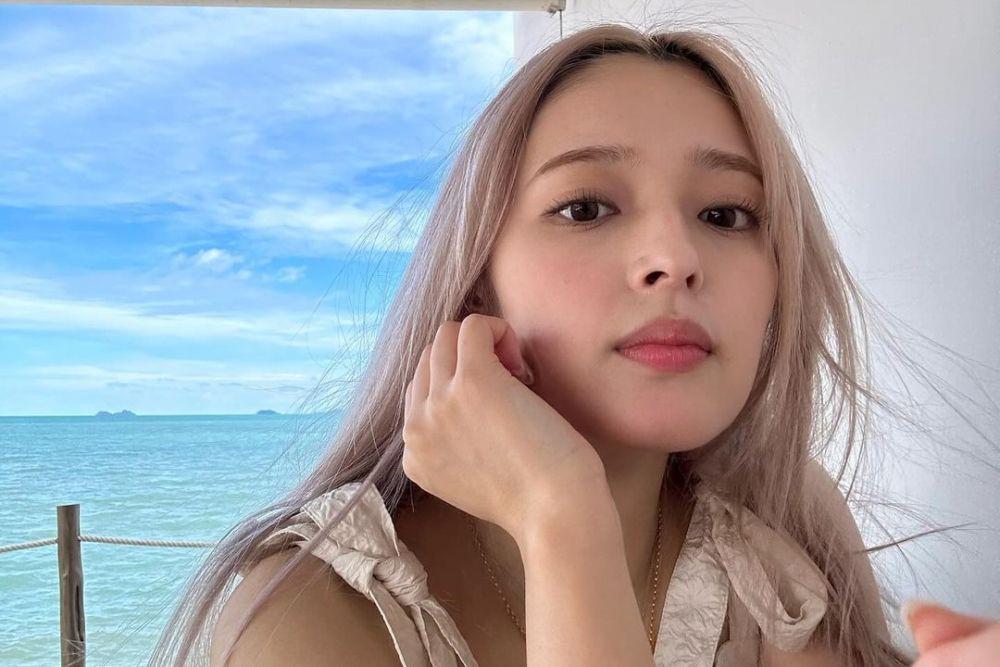 9 Potret Terbaru Honoka Yahagi dengan Rambut Blonde, Bikin Pangling