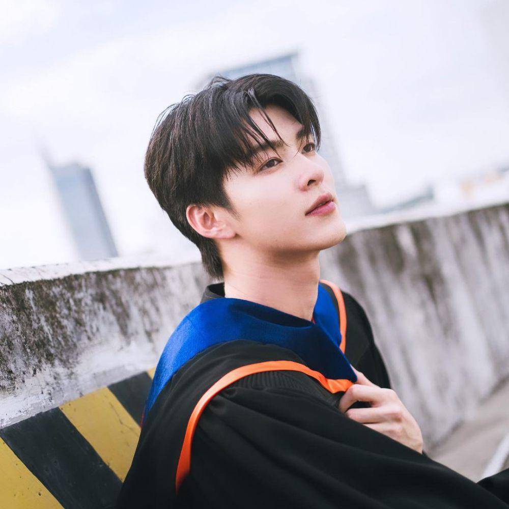 Meen Nichakoon (instagram.com/meennicha8)