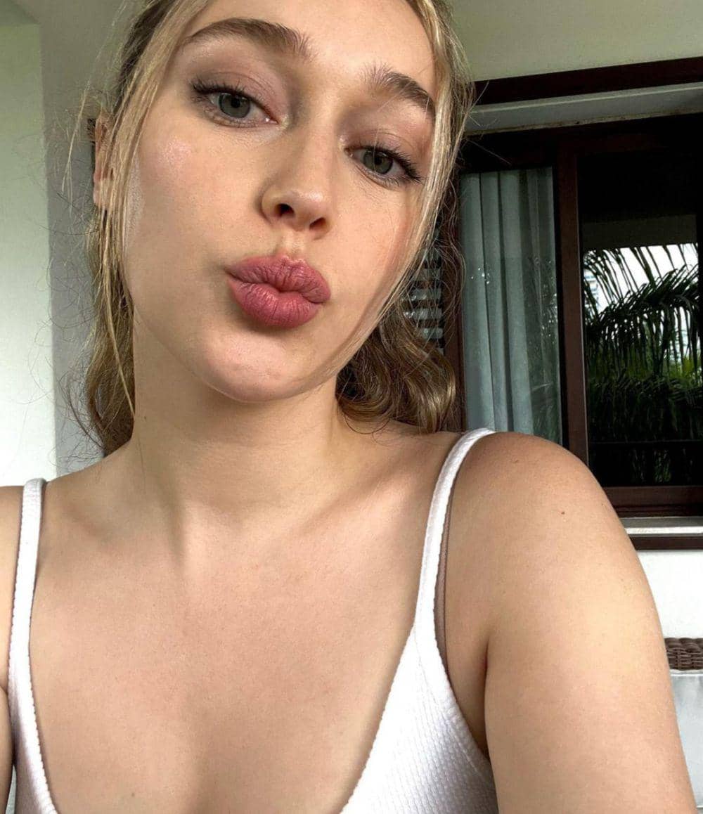 Alycia Debnam-Carey (instagram.com/alyciajasmin)