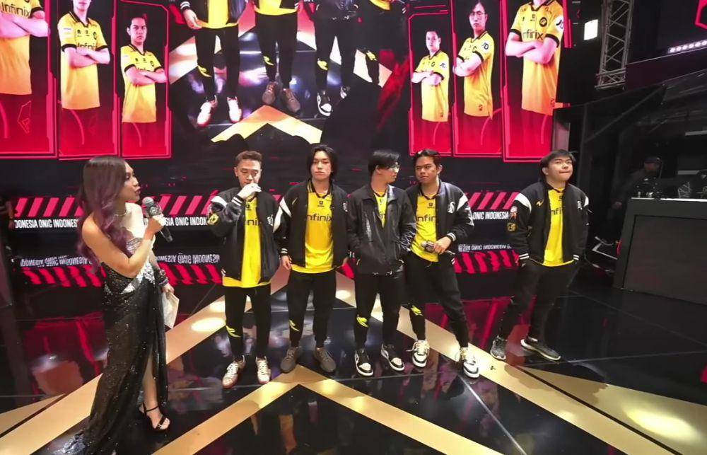 tim ONIC saat sesi interview usai menang atas Blacklist International (youtube.com/MPLIndonesia)