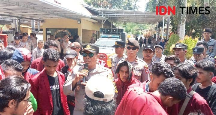 Foto Kabag Ops Polres Bima AKP Iwan Sugianto (IDN Times/Juliadin)