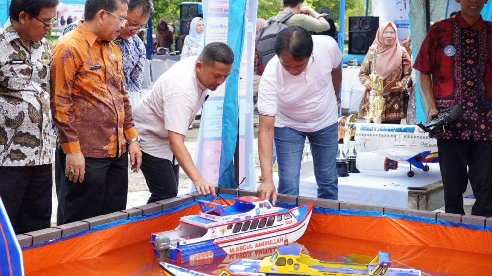 Inivasi guru SMK di OKI membuat speedboat (Dok: istimewa)