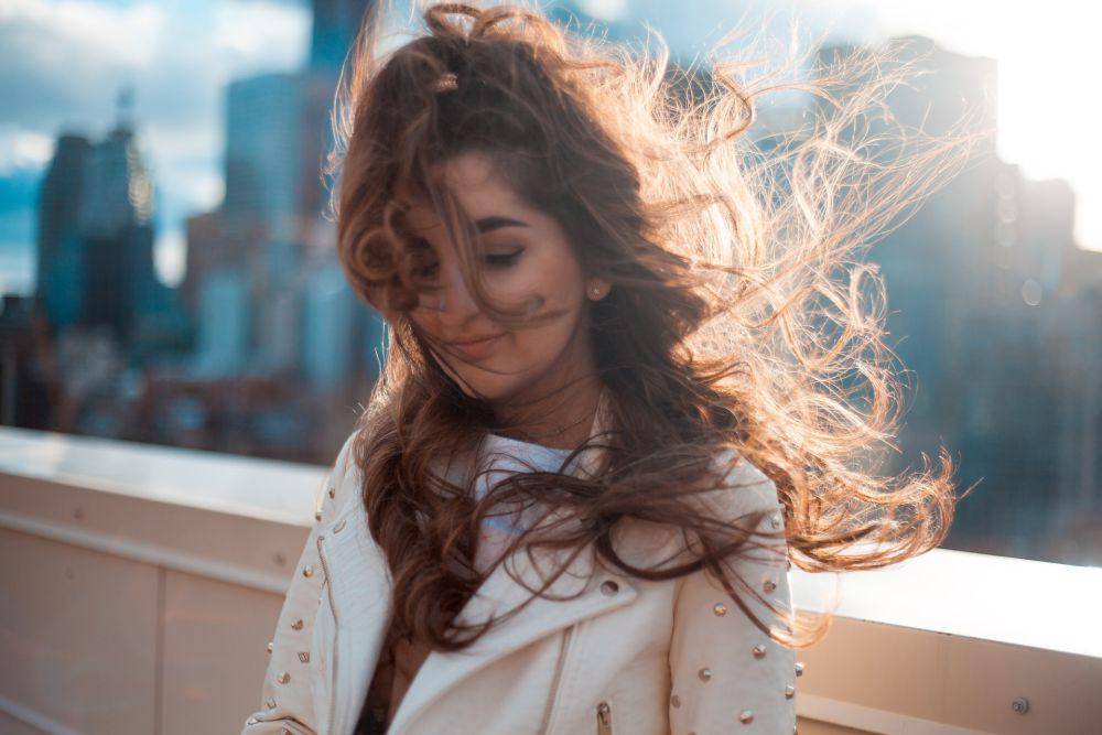 ilustrasi rambut kering (unsplash.com/Jovaughn Stephens)