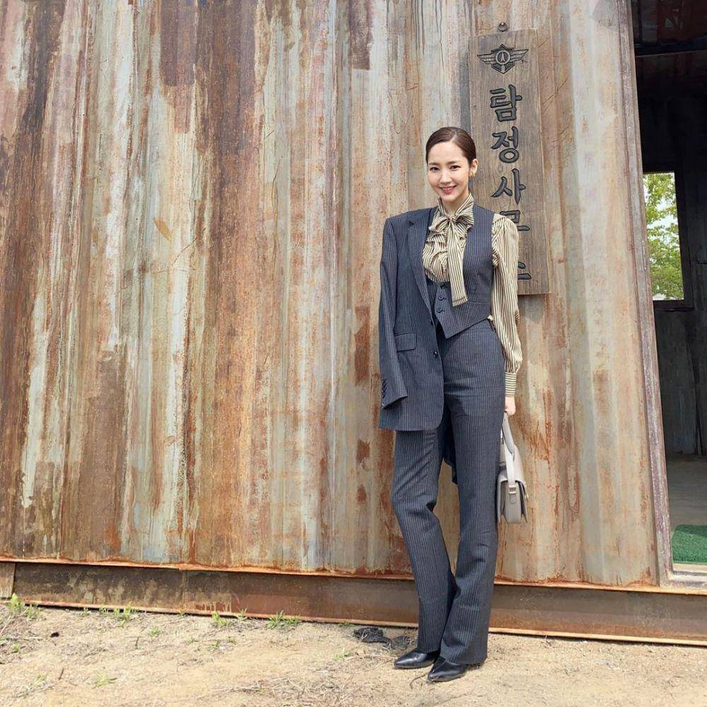 inspirasi outfit office date (instagram.com/rachel_mypark)