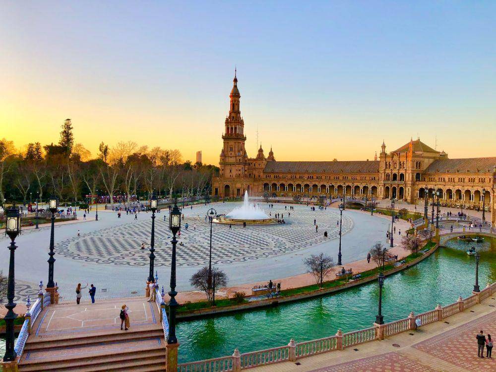 ilustrasi sevilla (unsplash.com/Reiseuhu)