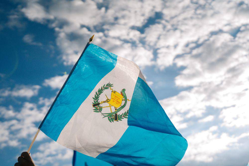 ilustrasi bendera Guatemala.(unsplash.com/Shalom de Leon)